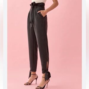 Reformation Avalon Charcoal paperbagWaist Cropped Pants size 2